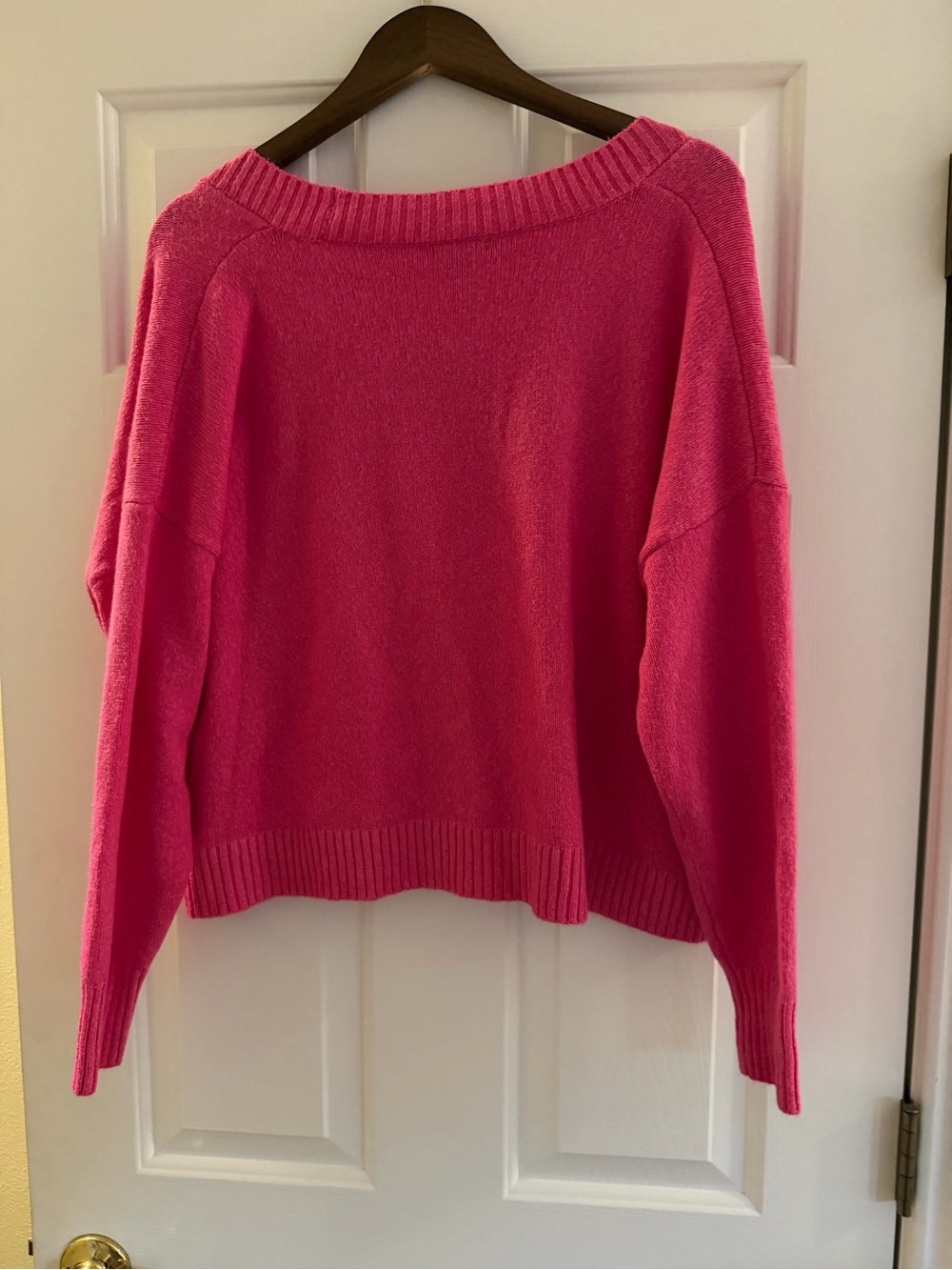 NWT Wild Fable Hot Pink Button-Front V-Neck Cardigan.  Size Large - Picture 4 of 5